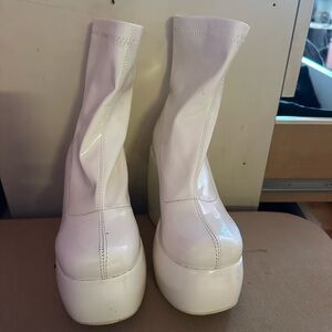 Elegant White Platform Boots